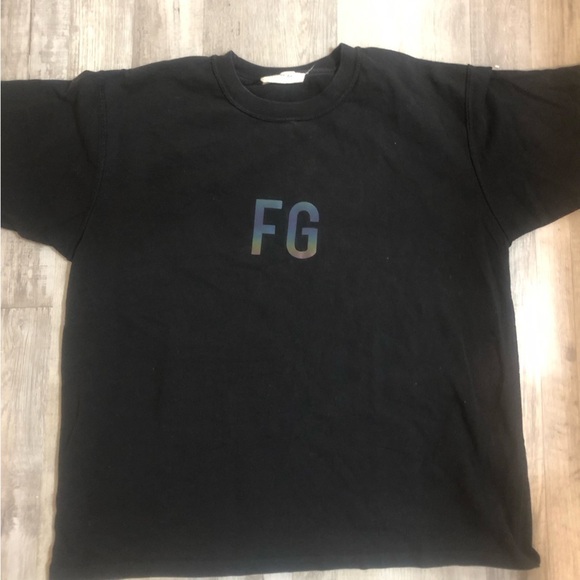 Fear of God 6th collection short sleeve size small holographic tshirt - Picture 1 of 16